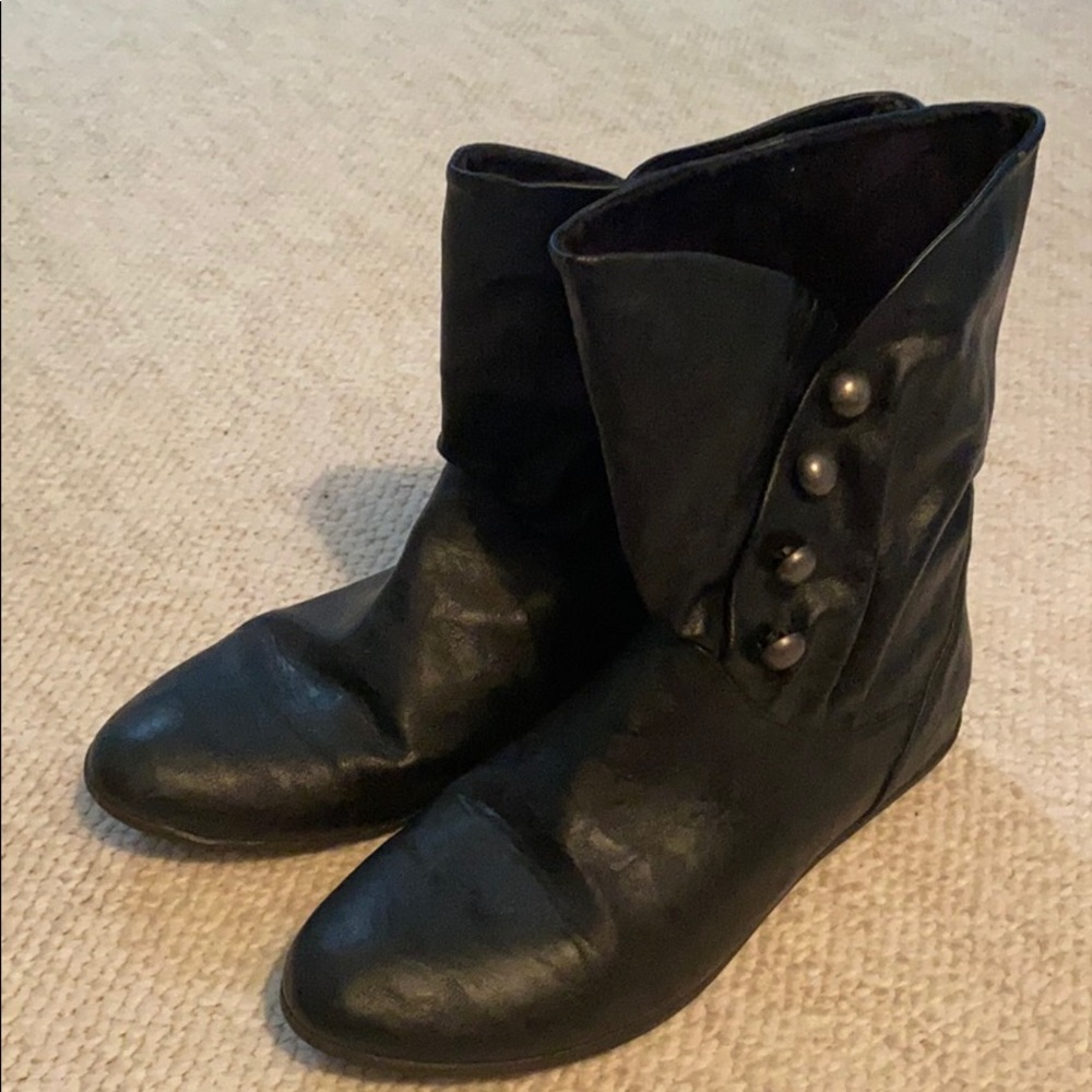 Button black boots - Picture 3 of 7